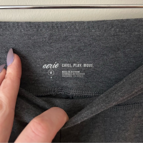 Aerie Dark Charcoal Grey Workout Lounge Casual Leggings Women’s Size Medium - Picture 2 of 4